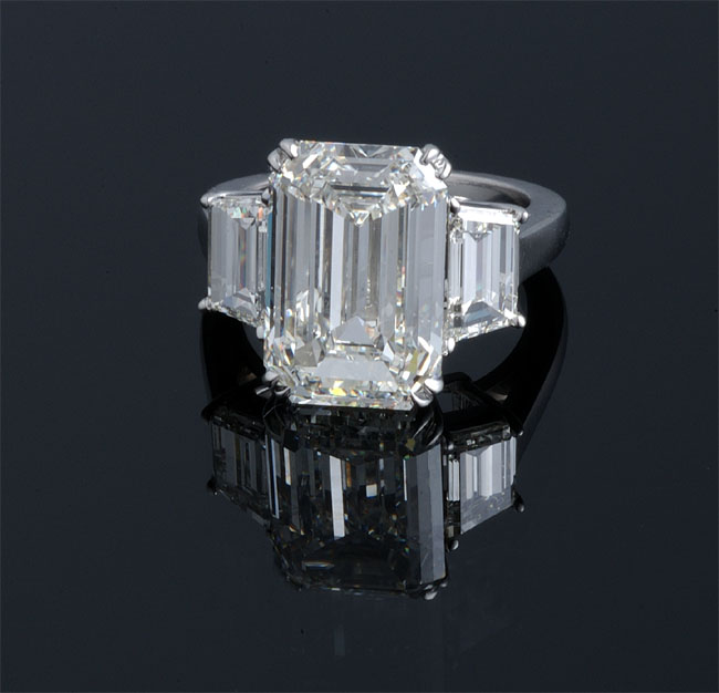 Emerald cut Diamond Ring